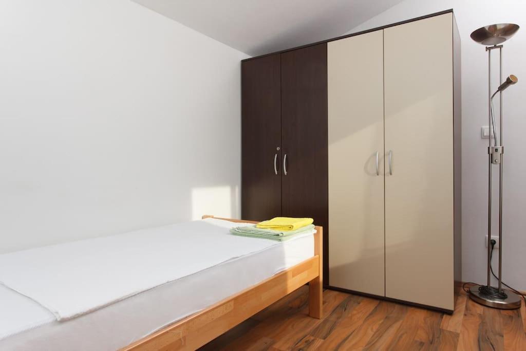 Apartments Mani Trogir Exterior photo